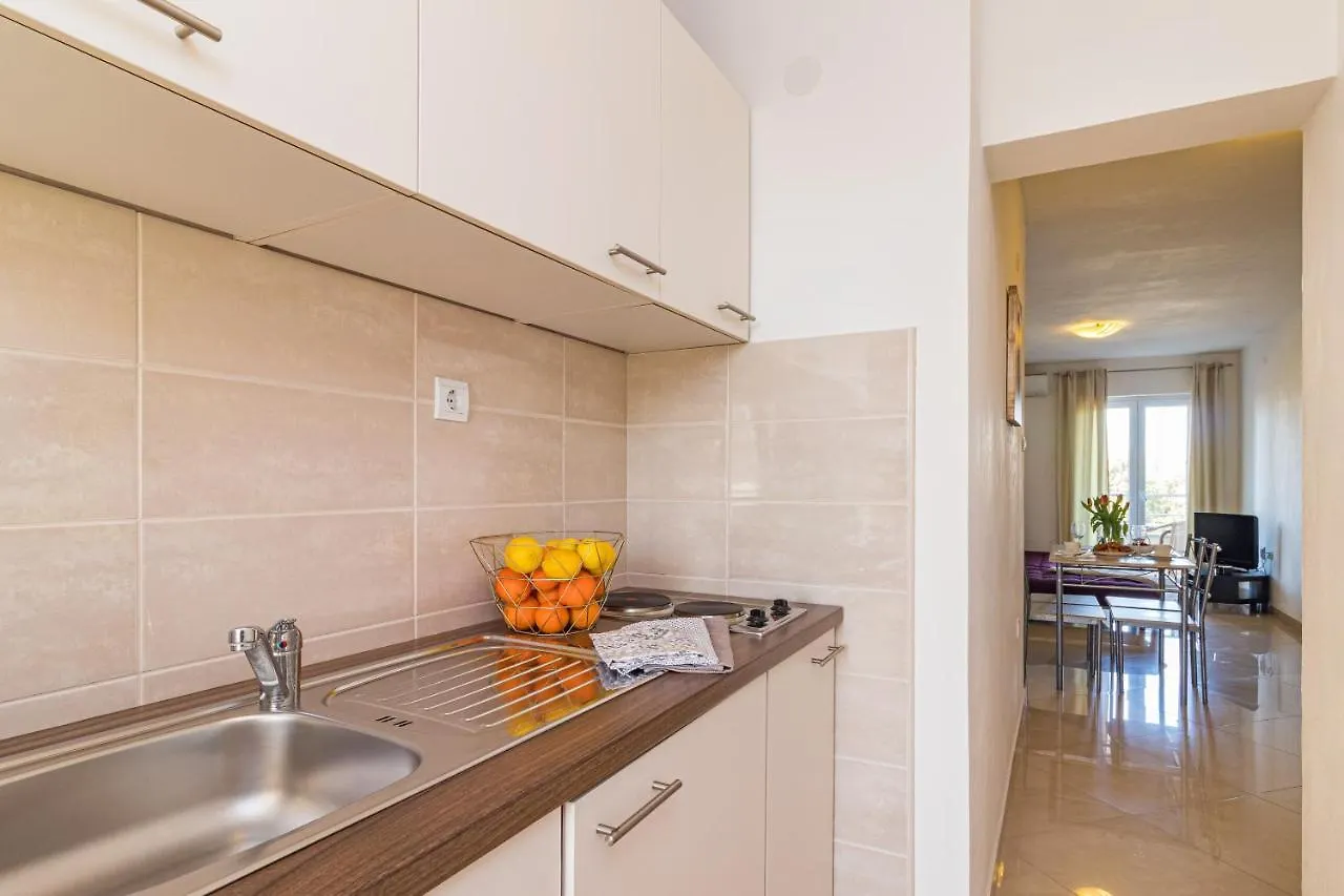 Apartments And Rooms Alenka Banjole Chorwacja