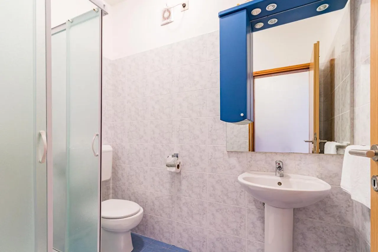 Apartments And Rooms Alenka Banjole