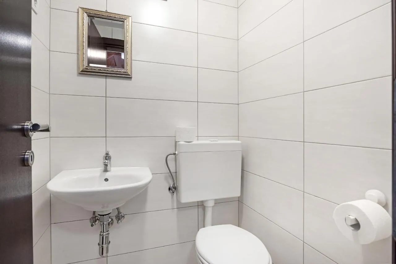 Apartments And Rooms Alenka Banjole