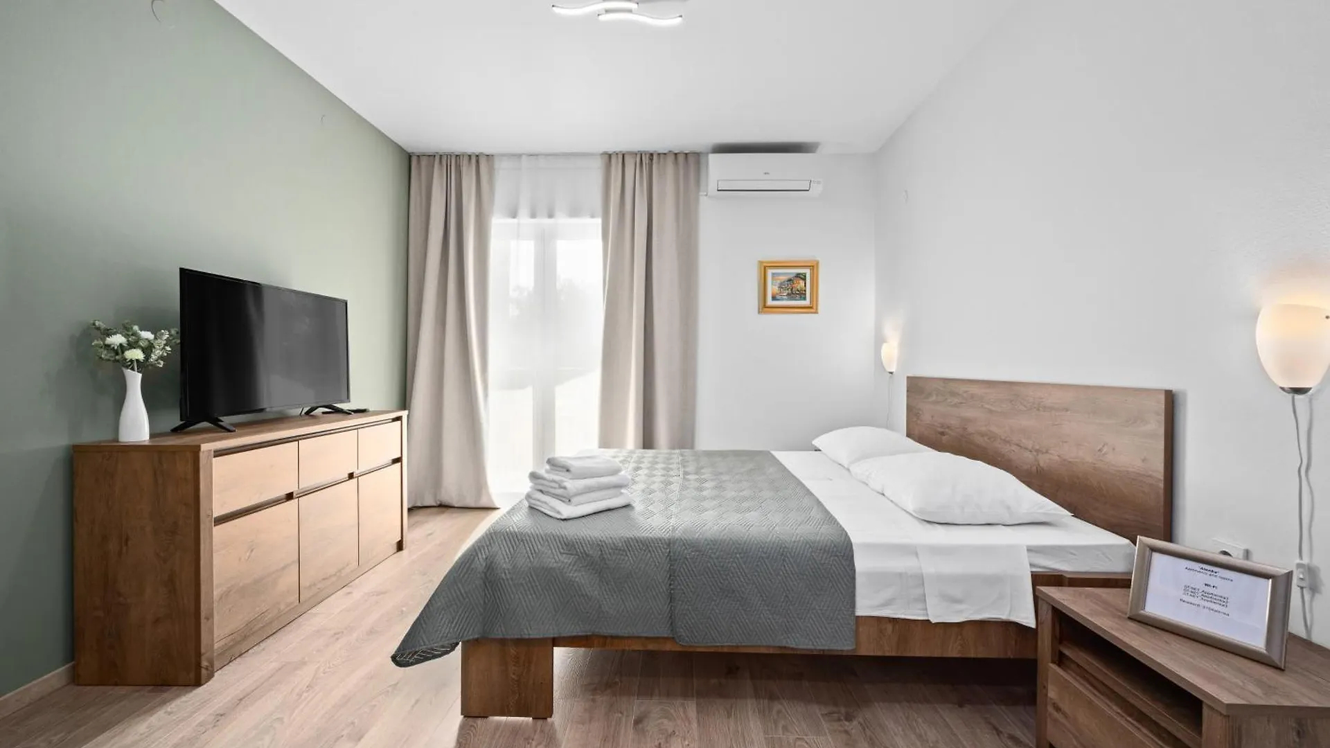 Apartments And Rooms Alenka Banjole